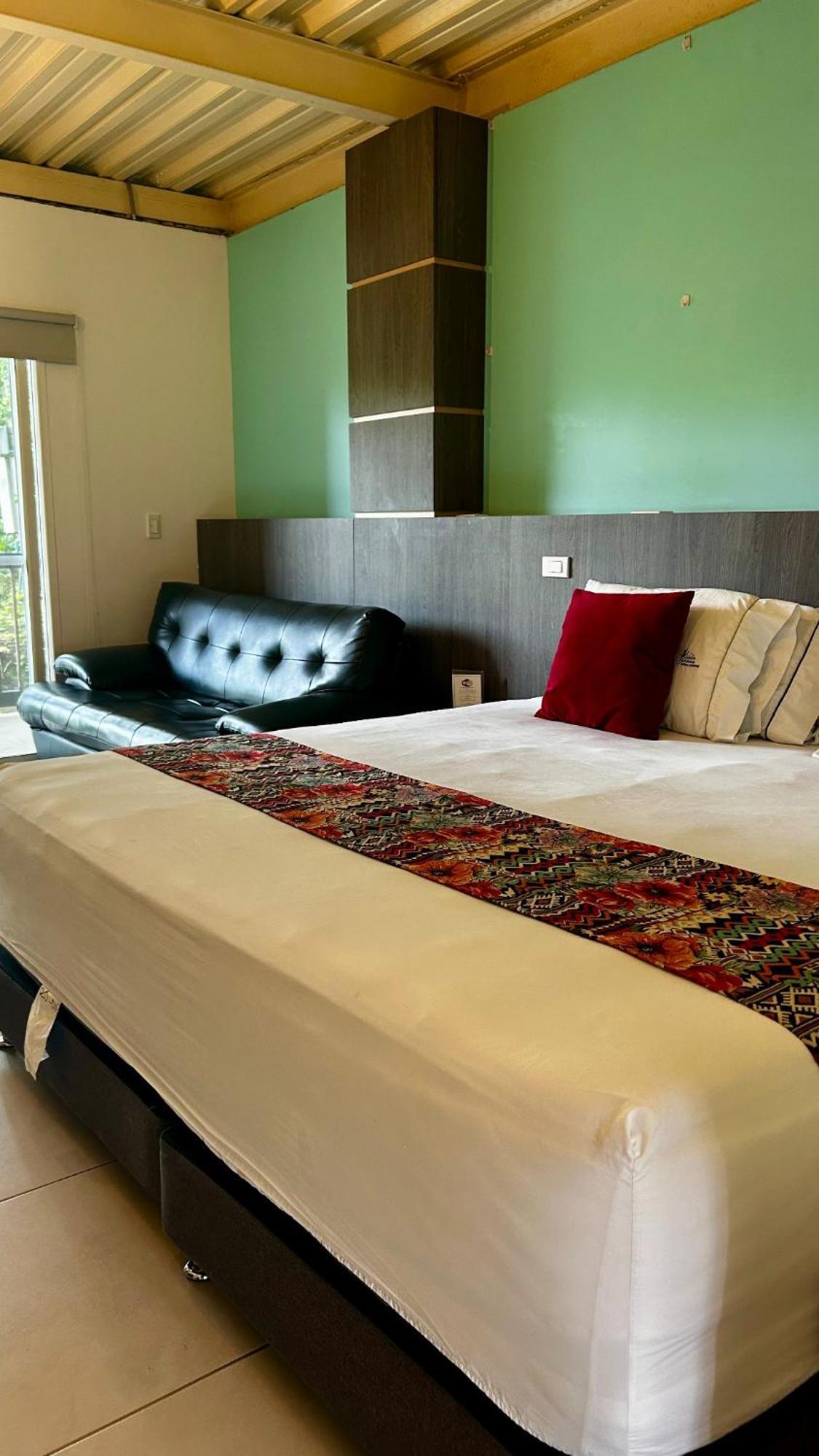 Hotel Juana *